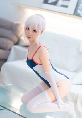扒开美女下面进去